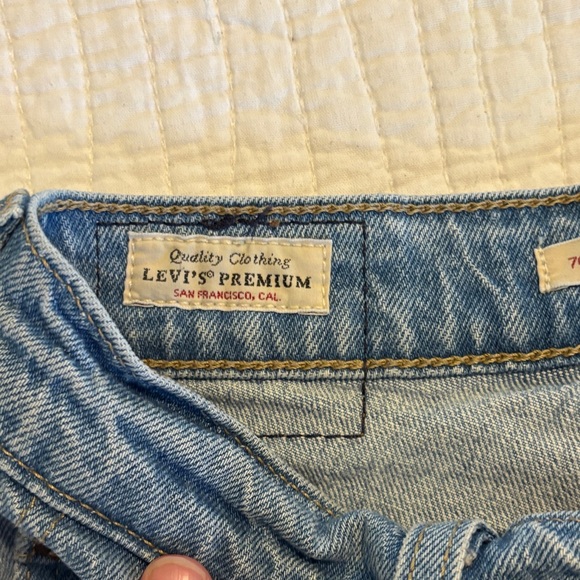 Levi's Women's High Rise Blue Jeans - Picture 3 of 8